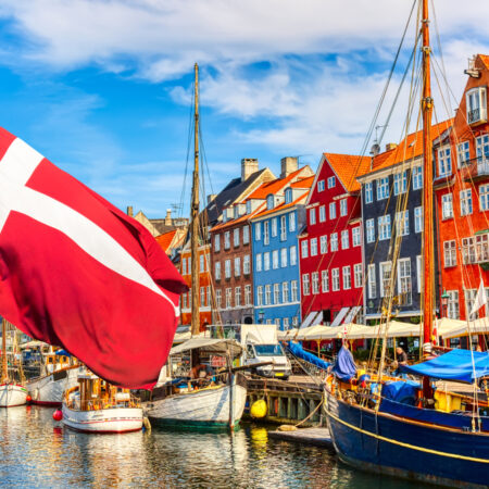 Netz­sperren: Dänische Glücks­spiel­behörde blockiert 49 Online-Anbieter